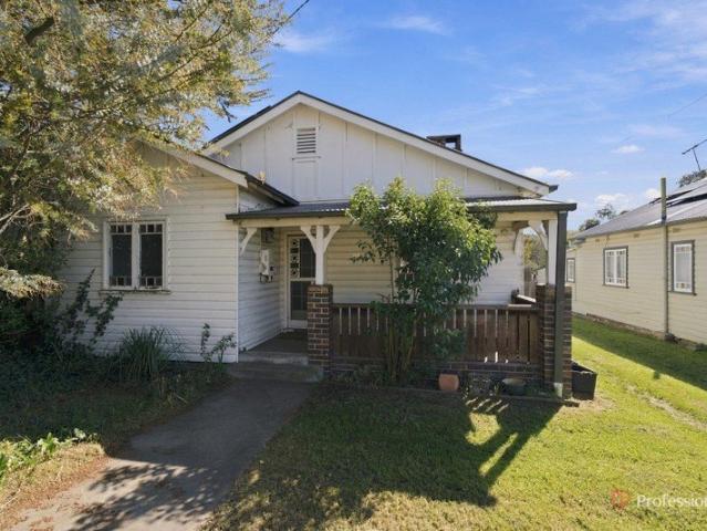 COMFORTABLE LIVING JUST MINUTES FROM TOWN
