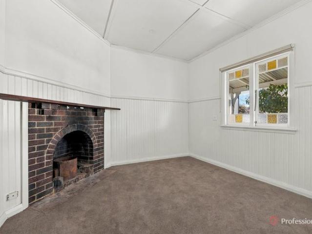 COMFORTABLE LIVING JUST MINUTES FROM TOWN