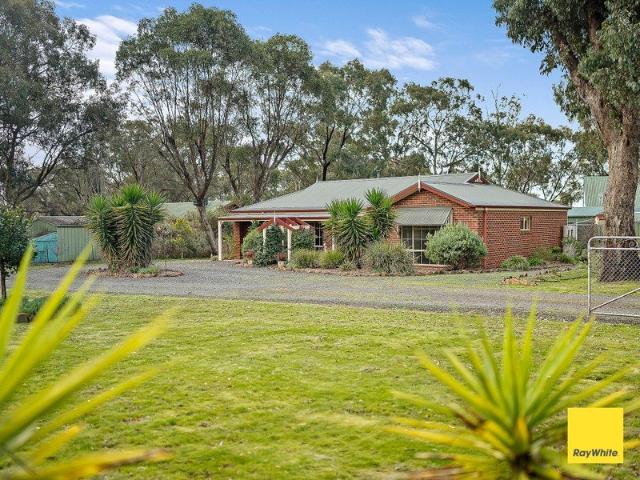Comfortable Living on a Generous Allotment in the Heart of Axedale