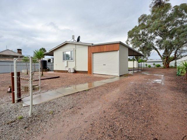 Comfortable Living on a Spacious 865m² Approx. Allotment