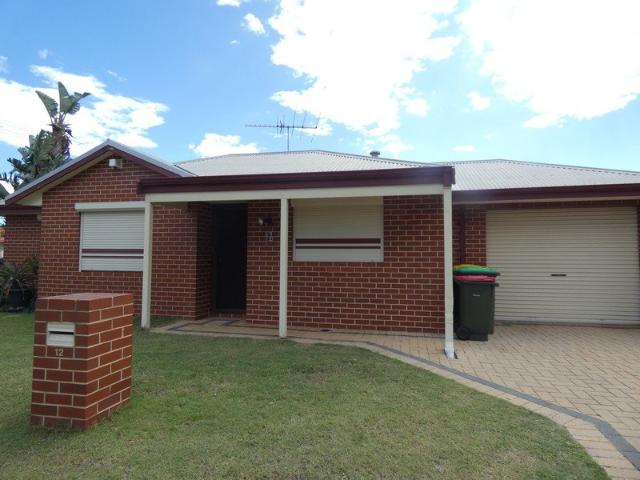Comfortable Living Opposite the Park
