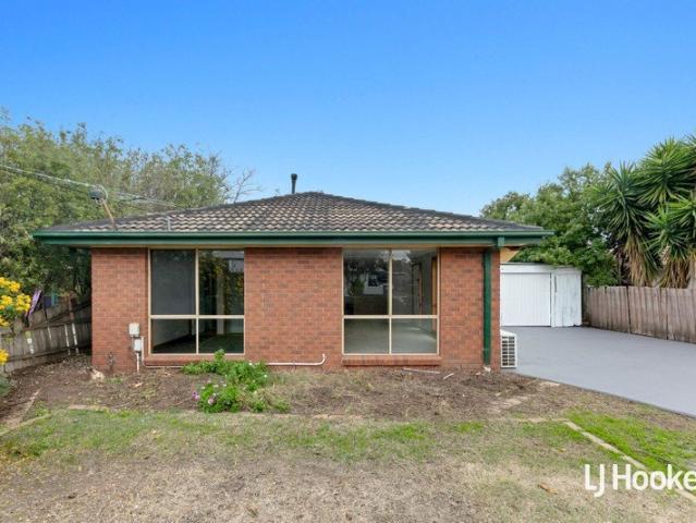 Comfortable Living with a Large Backyard to Enjoy