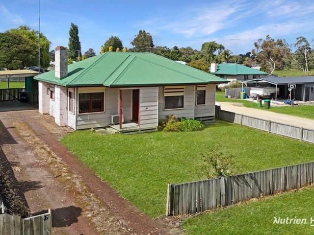 Comfortable Living with a Peaceful Rural Outlook