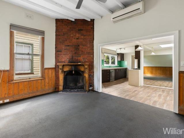 Comfortable Living with a Spacious Outdoor Area