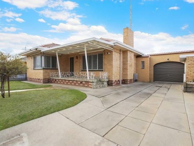 Comfortable Living with a Spacious Backyard