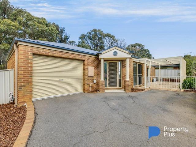 Comfortable Living with Bushland Views
