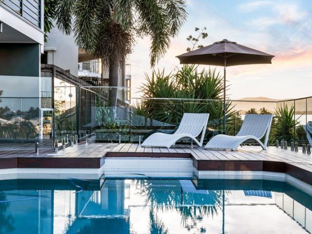 COMFORTABLE LIVING WITH ELECTRICITY, WI FI & POOL ON CASTLE HILL !