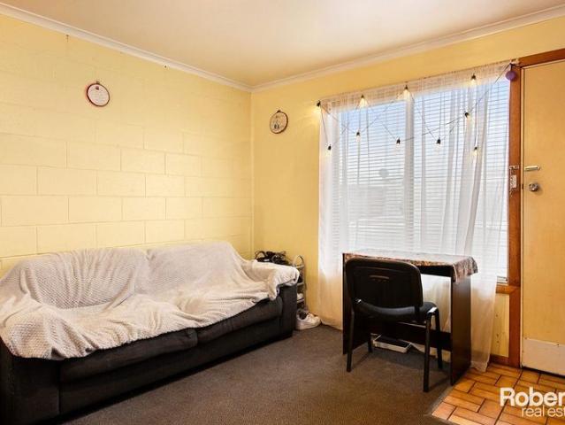 Comfortable & Low Maintenance 1 Bedroom Unit