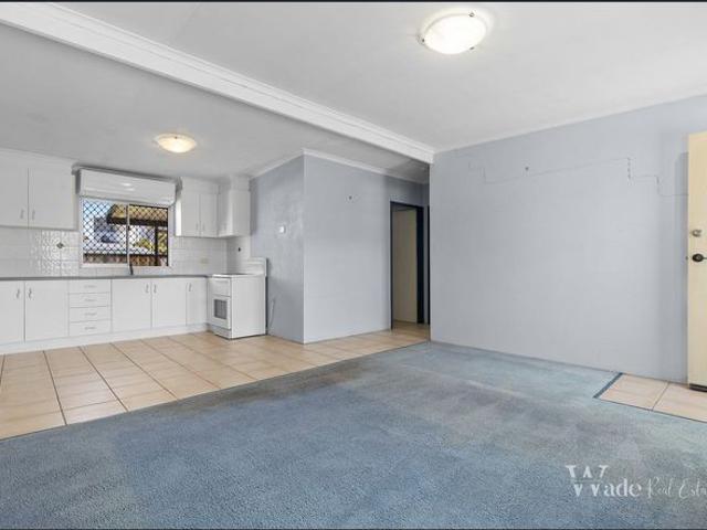 Comfortable & Low Maintenance 2 Bedroom Unit