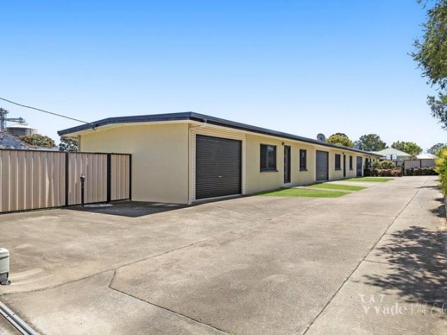 Comfortable & Low Maintenance 2 Bedroom Unit