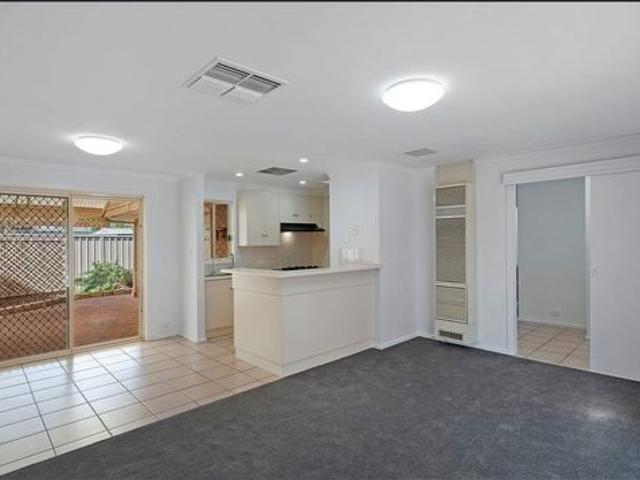 Comfortable, low maintenance living close to Marion