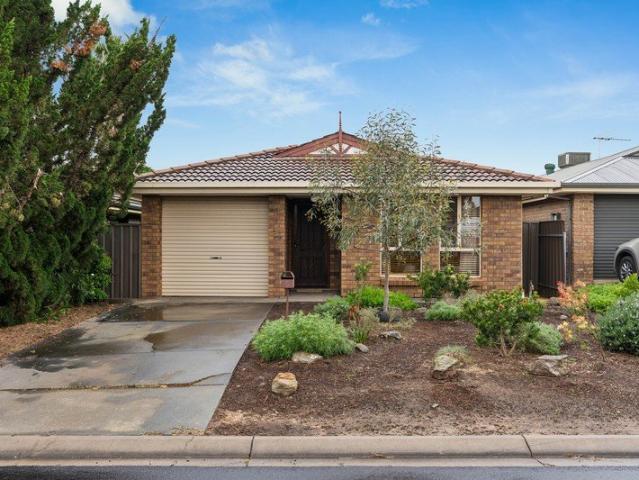 Comfortable, Low Maintenance Living in a Convenient Blakeview Location