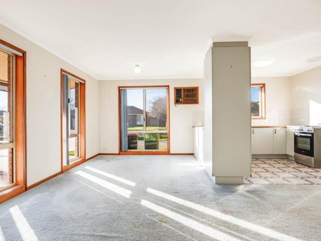 Comfortable & Low Maintenance Living in a Convenient Location