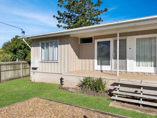 Comfortable & Low Maintenance Living in a Convenient Location