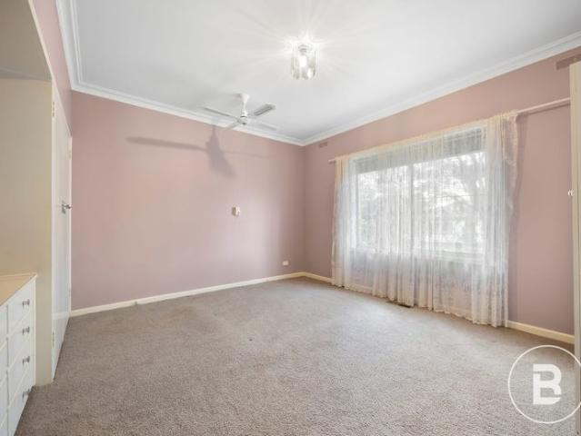 Comfortable & Low Maintenance Living in a Convenient Location