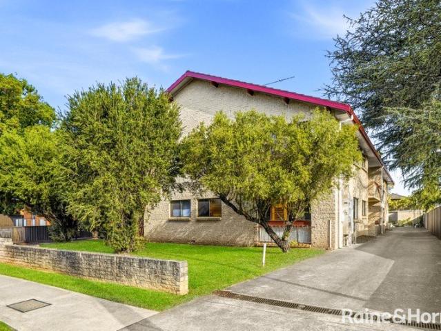 Comfortable, Low Maintenance Living in a Central Location!