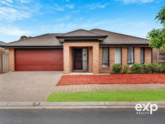 Comfortable, Low Maintenance Living in a Popular Location
