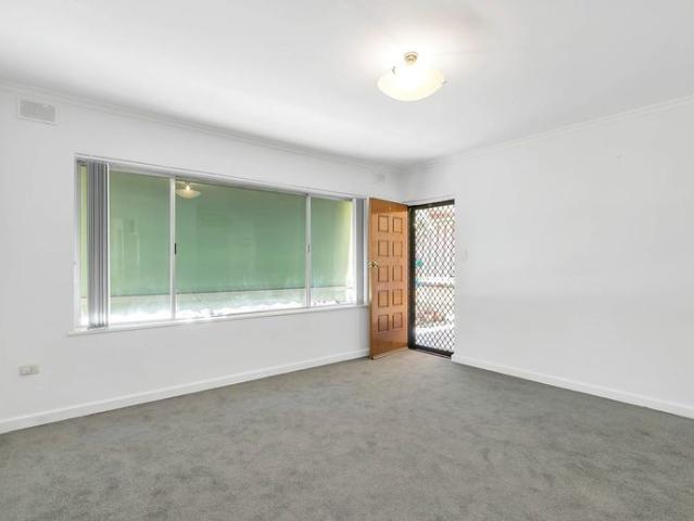 Comfortable, Low Maintenance Living in Desirable Walkerville