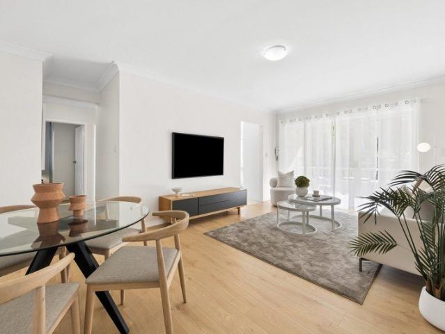 COMFORTABLE, LOW MAINTENANCE LIVING IN THE HEART OF HURSTVILLE