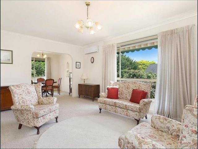 COMFORTABLE & LOW MAINTENANCE LIVING!
