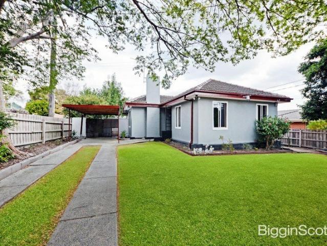 COMFORTABLE LOW MAINTENANCE LIVING!