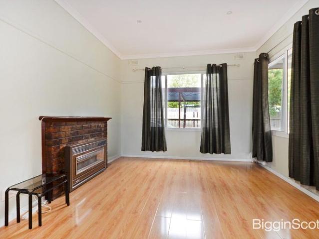 COMFORTABLE LOW MAINTENANCE LIVING!