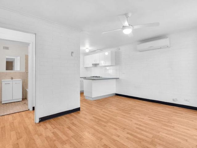 Comfortable & Low Maintenance Unit in a Convenient Location