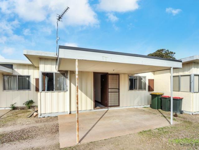 Comfortable, Low Maintenance Unit in Great Location