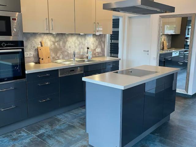 Comfortable mid term living – entire floor with balcony, space for up to 15 people / Cityscape Loft Hannover 216qm