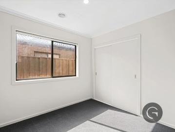Comfortable, Modern & Immaculately Presented!