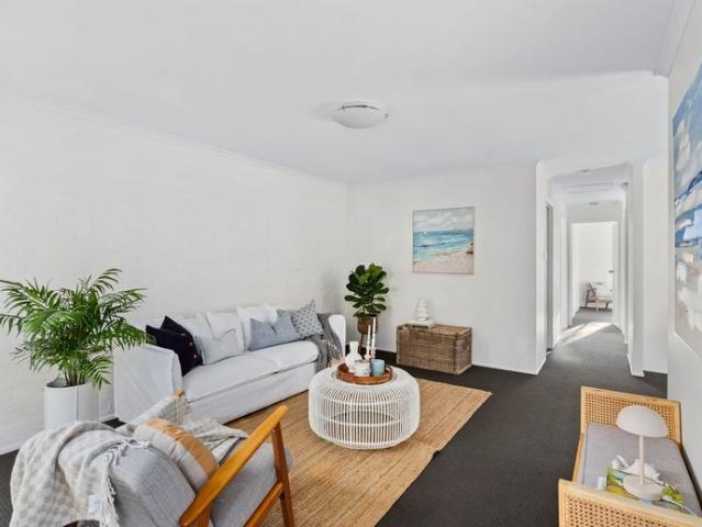 Comfortable Modern Living at 14 Melrose Place, Eagleby!