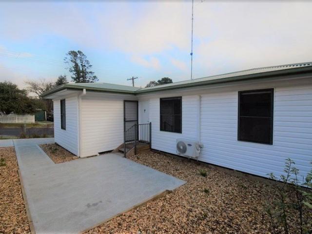 Comfortable Modern Living in South Katoomba!