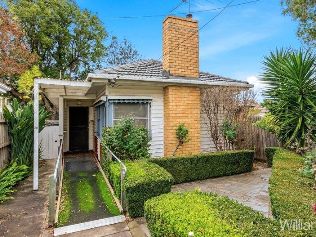 Comfortable Newport Living in a Convenient Location