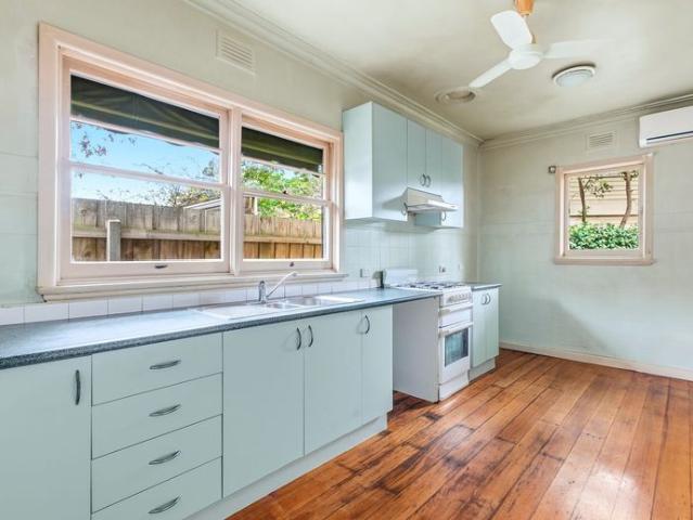 Comfortable Newport Living in a Convenient Location