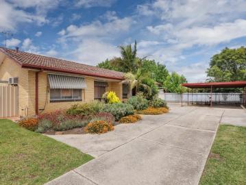 Comfortable one bedroom unit offering easy living in a great location