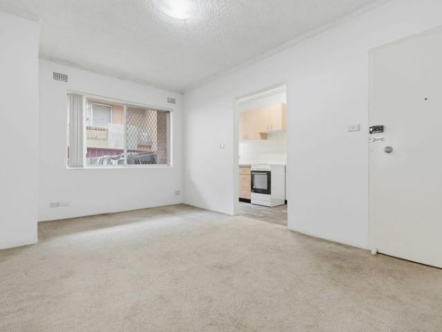 Comfortable One Bedroom Apartment in a Convenient Location