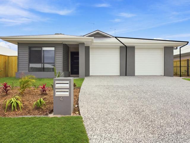 COMFORTABLE ONE BEDROOM DUPLEX