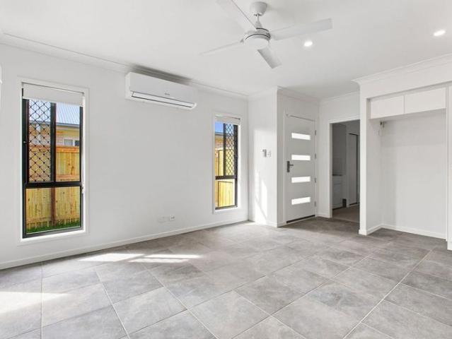 COMFORTABLE ONE BEDROOM DUPLEX