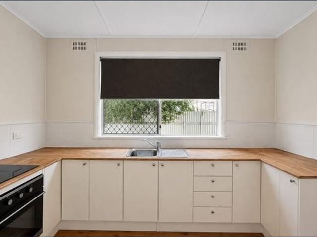 Comfortable One Bedroom Flat in a Convenient Location