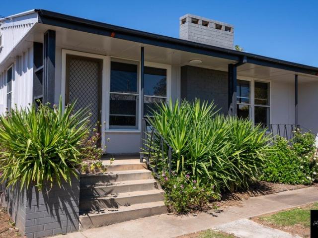 COMFORTABLE ONE BEDROOM FULLY FURNISHED