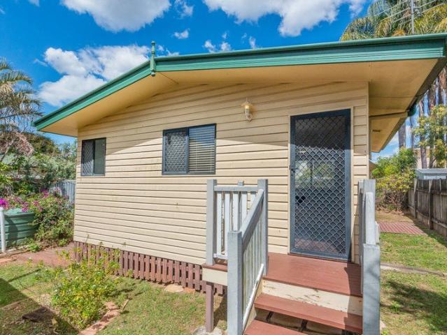 Comfortable One Bedroom Granny flat With Airconditioning !