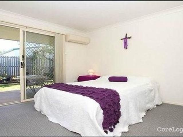 Comfortable One Bedroom Home in an over 55 living Convenient in Moores Pocket Location