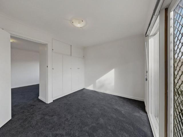 One Bedroom Living with Your Own Private Garden