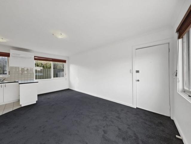One Bedroom Living with Your Own Private Garden