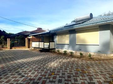 Comfortable Orelia Living with Space to Park and Room to Grow