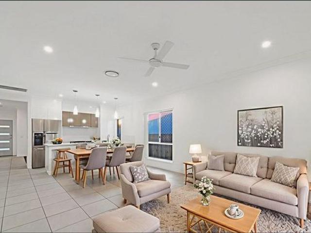 COMFORTABLE PRACTICAL HOME WITH SOLAR PANELS