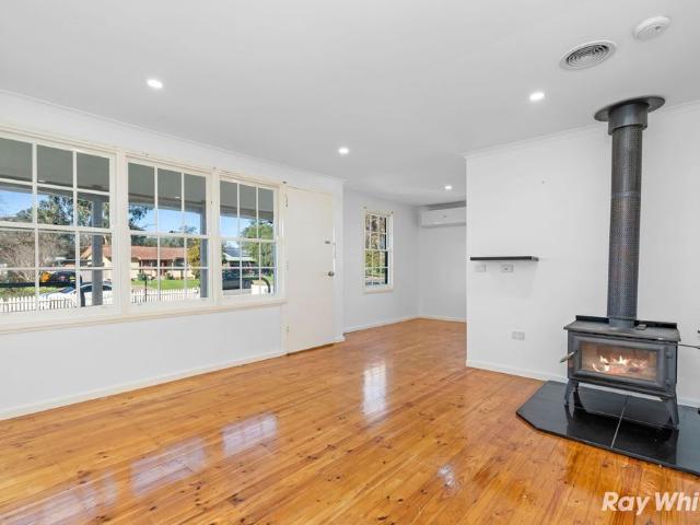 Comfortable & Quaint Living!