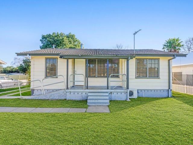 Comfortable & Quaint Living!