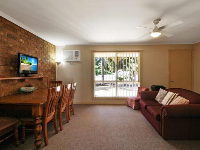 Comfortable Quiet Living Two Bedroom Home in Convenient Renmark Location