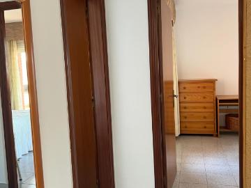 Comfortable single bedroom with balcony close to the university areas of Vall d’Hebron and Mundet